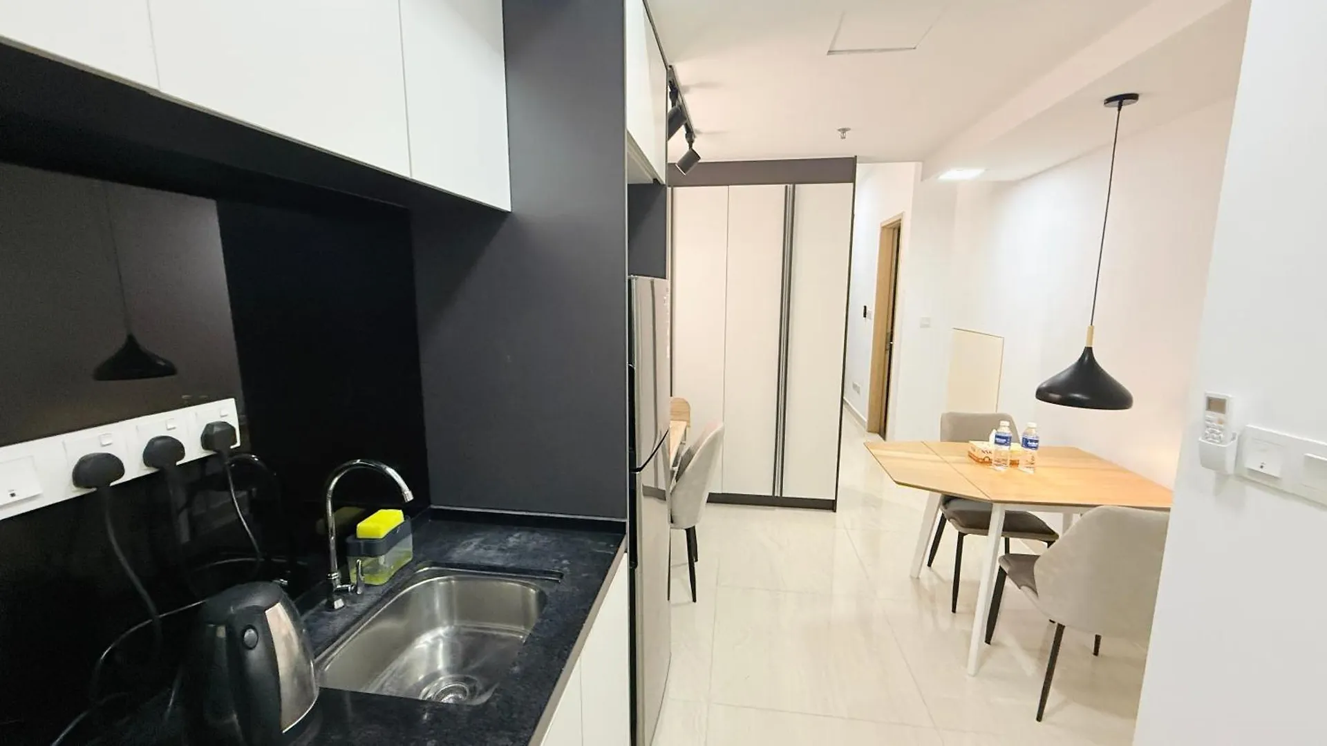 Infinitum Service Suites Klcc Homestay 쿠알라룸푸르 아파트