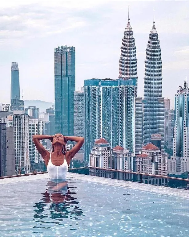 Infinitum Service Suites Klcc Homestay 쿠알라룸푸르 0*,  말레이시아